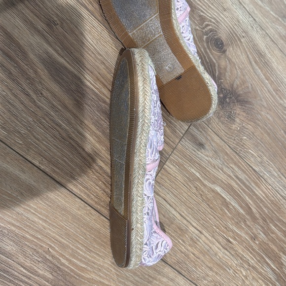 Never worn Jeffrey Campbell Vintage pink espadrilles. - Picture 3 of 3